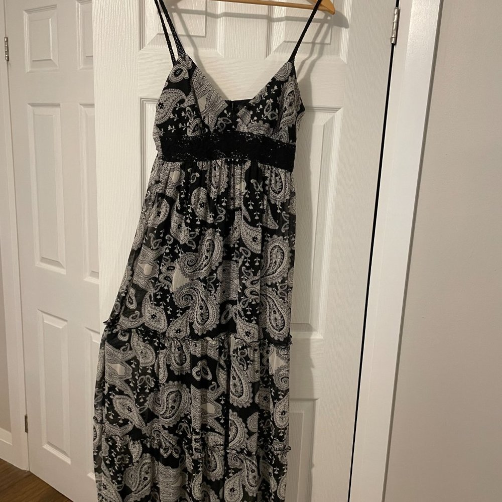 Alyn Paige Maxi dress -size 9/10 -black/white